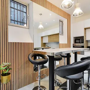 https://magnifique-3-pieces-au-coeur-du-haut-marais.fr-paris.fr