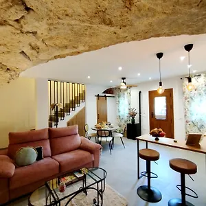 https://casa-cueva-las-chicas-del-puente.es-andalucia.com
