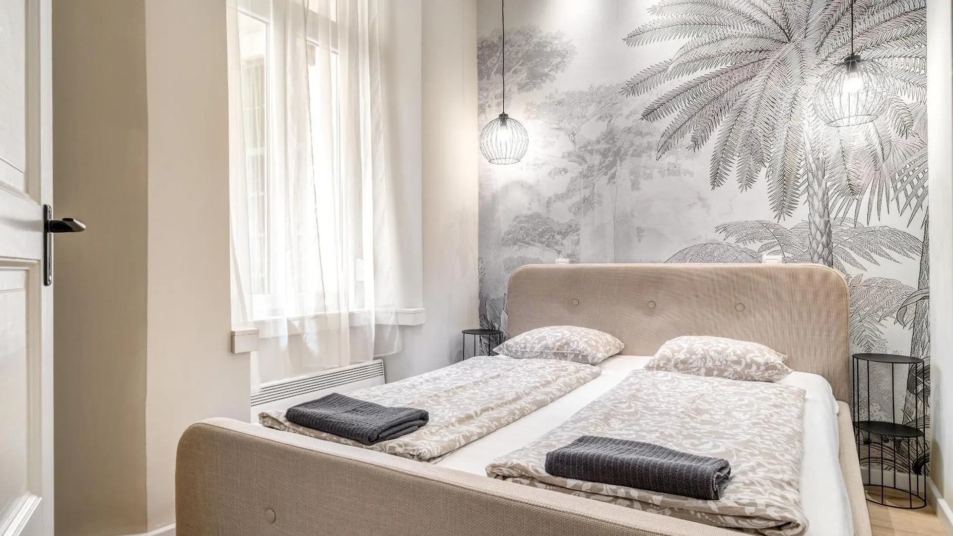 Rakoczi 2 Bedroom Stylish Apartment location