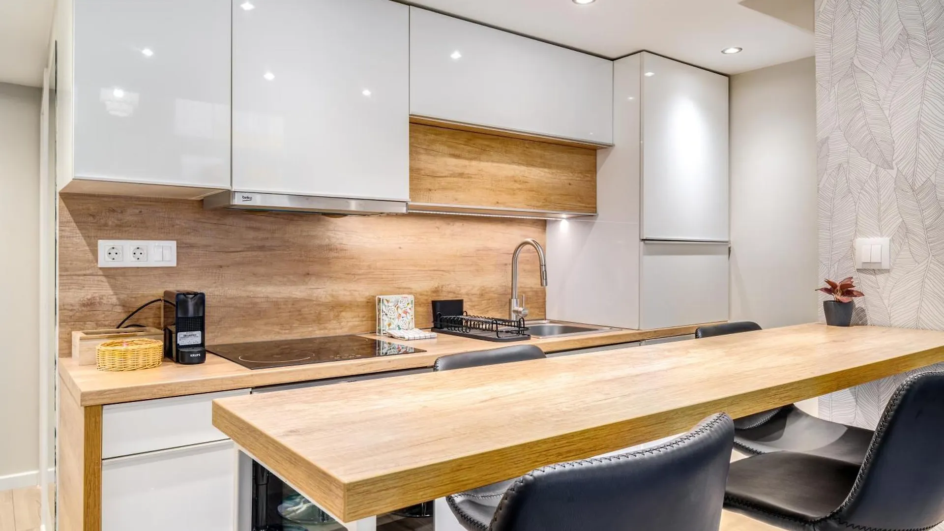 Rakoczi 2 Bedroom Stylish Apartment Budapest Hungary