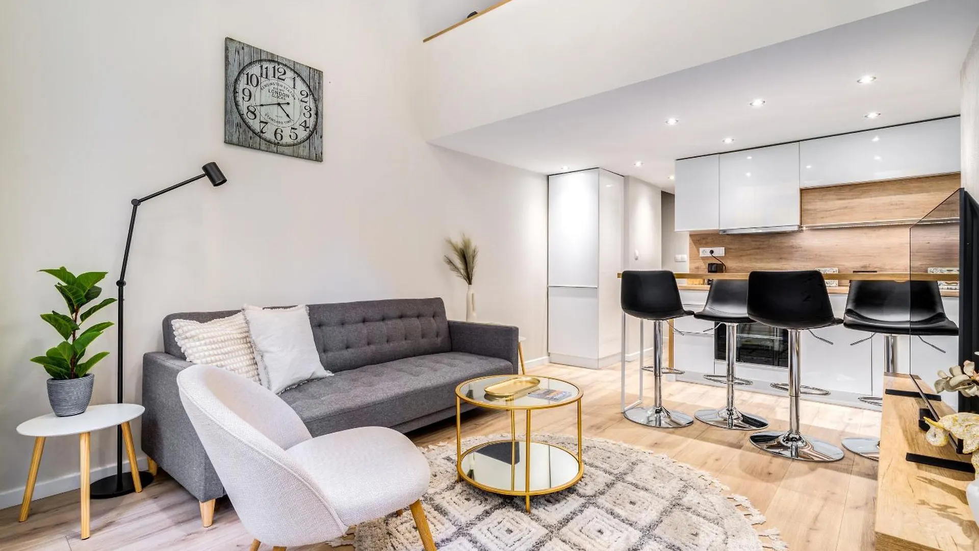 Rakoczi 2 Bedroom Stylish Apartment Budapest